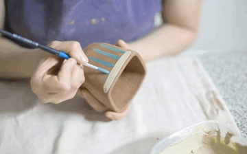Diploma in Pottery Painting
